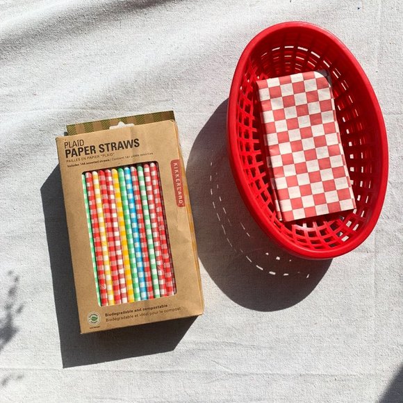 Plaid Paper straws & 4 red baskets w liners NWOT - Picture 7 of 8